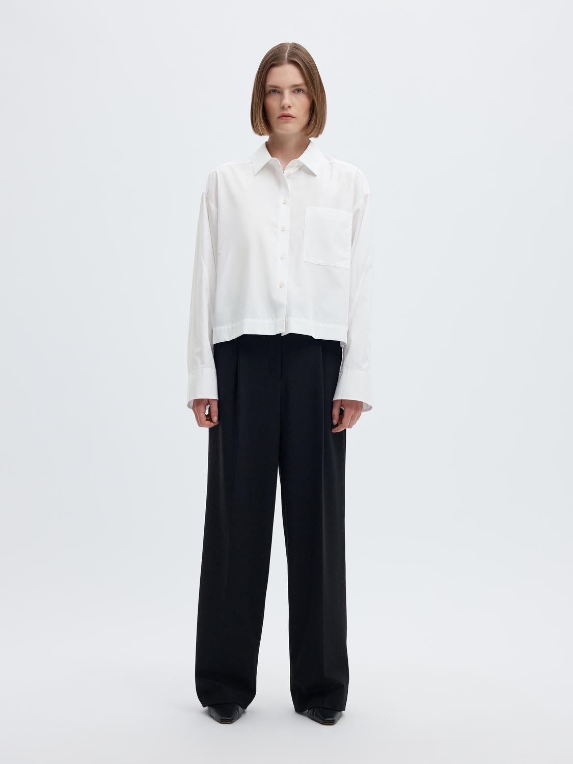 model_shot-front_full